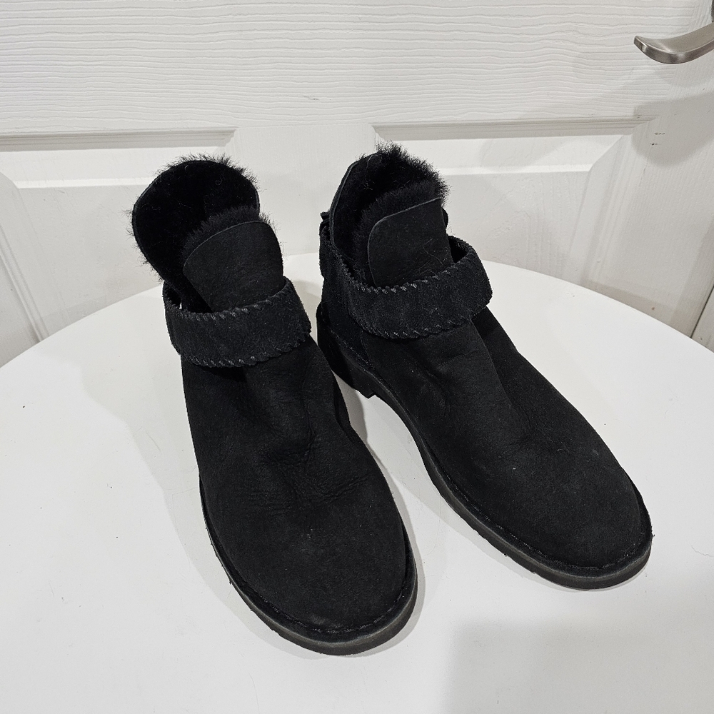 Ugg Mckay Ankle Boots - Picture 2 of 6